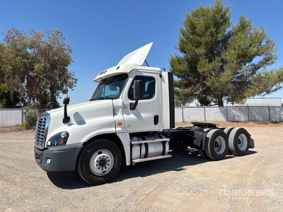 2019 Freightliner Cascadia 125 6x4 T/A Day Cab Truck Tractor