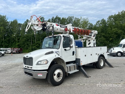 2022 Terex on 2023 Freightliner M2 106 4x2 Camion à godets