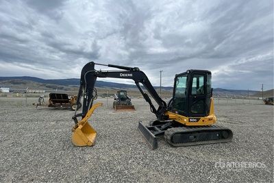 2023 John Deere 50G 油圧ショベル