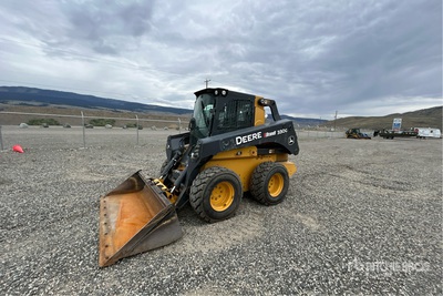 2018 John Deere 330G Two-Speed Schranklader