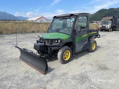 2018 John Deere XUV835M 4x4 Utility Vehicle