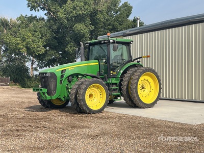 John Deere 8245R 4WD-tractor