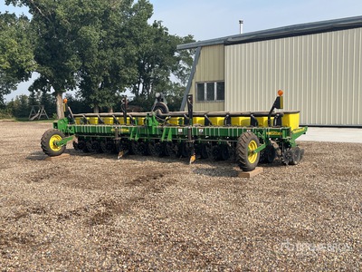John Deere 1730 12 Row 21 ft Planter
