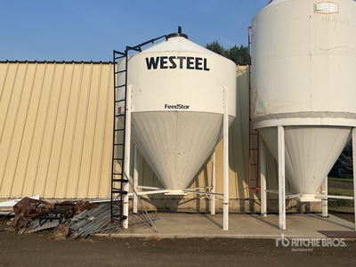 Westeel FeedStor +/- 300 bu Hopper Grain Bin