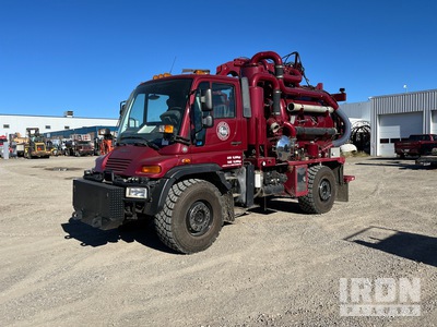 2004 Custom Vac Service on 2002 Unimog U5000 4x4 Vacuum Excavator Truck