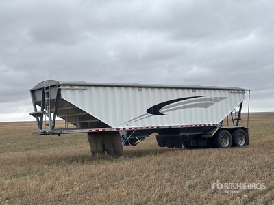 Doepker 35 ft T/A Grain Trailer