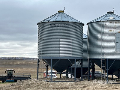 Westeel Rosco +/- 1850 bu 4 Ring Hopper Grain Bin