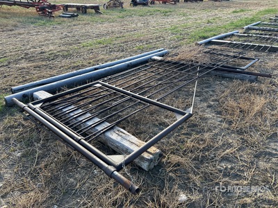 Quantity of (2) 4 ft x 6 ft Vee Poort