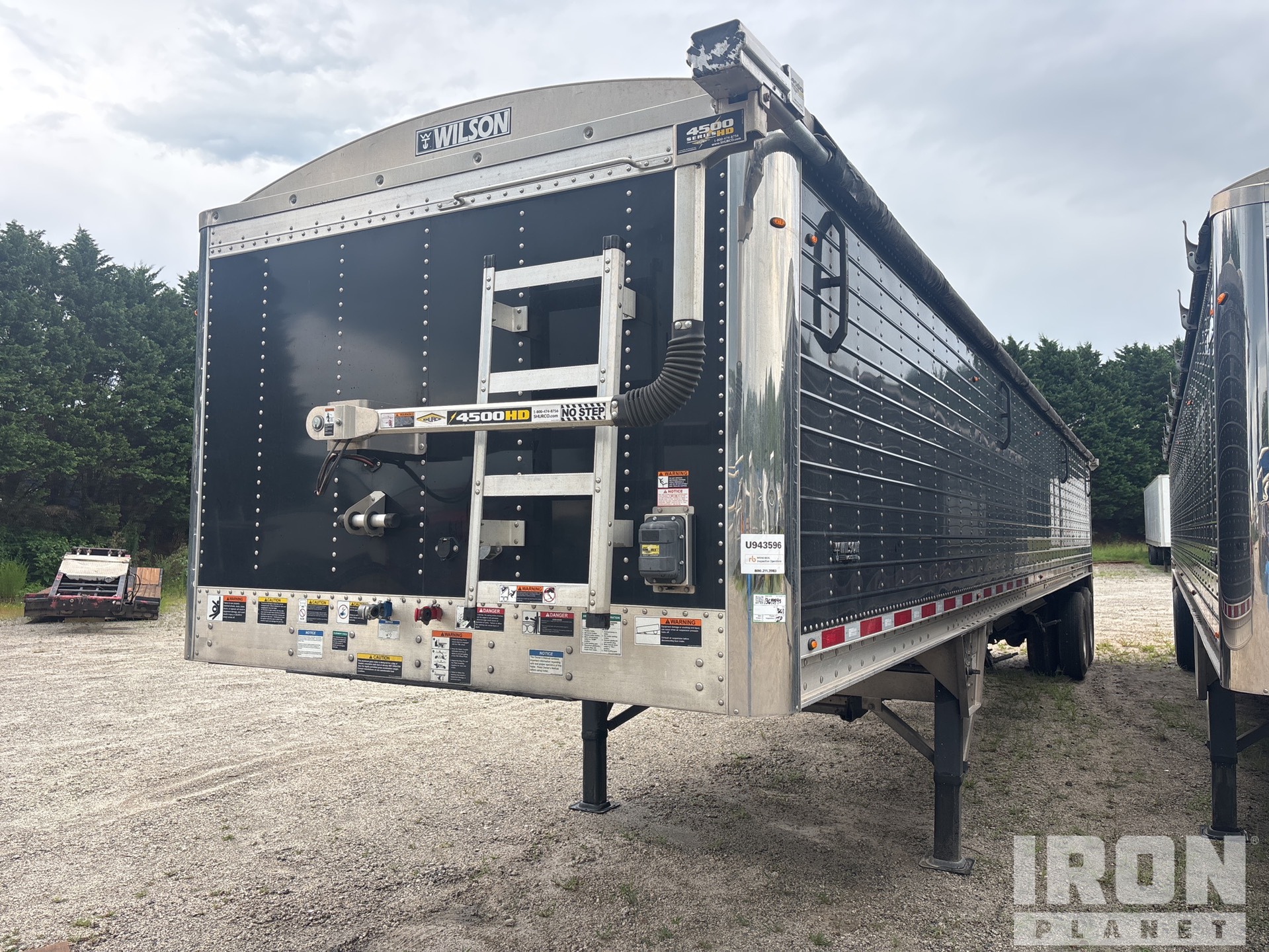 2023 (unverified) Wilson DWH-750B 41 ft T/A Grain Trailer