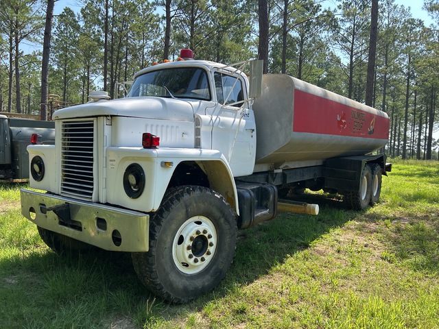 1970 Dodge T80 6000 gal 6x4 Water Truck (Inoperable)