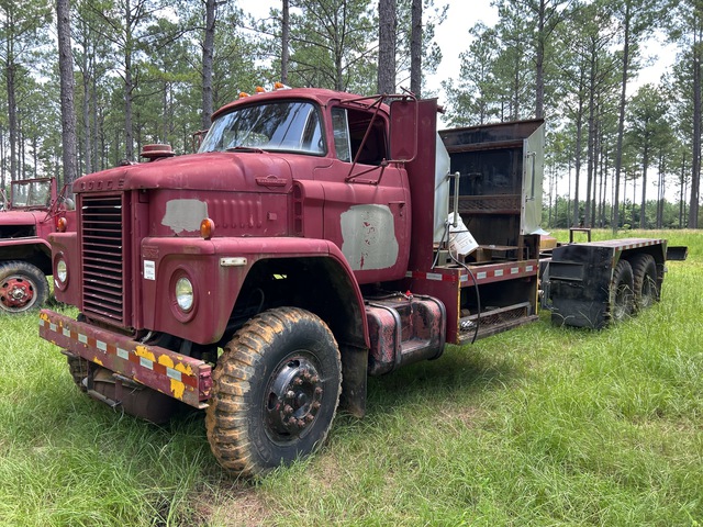 1970 Dodge D80 6x4 Cab and Chassis (Inoperable)