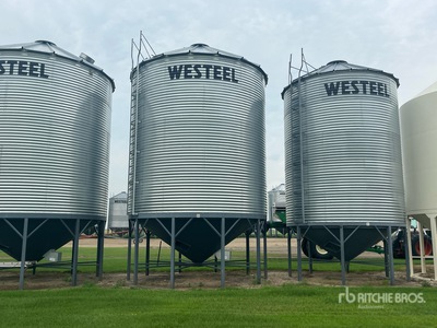 Westeel +/- 4900 bu 5 Ring Hopper Grain Bin