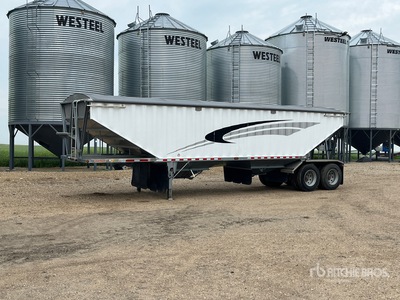 2007 Doepker 36 ft T/A Grain Trailer