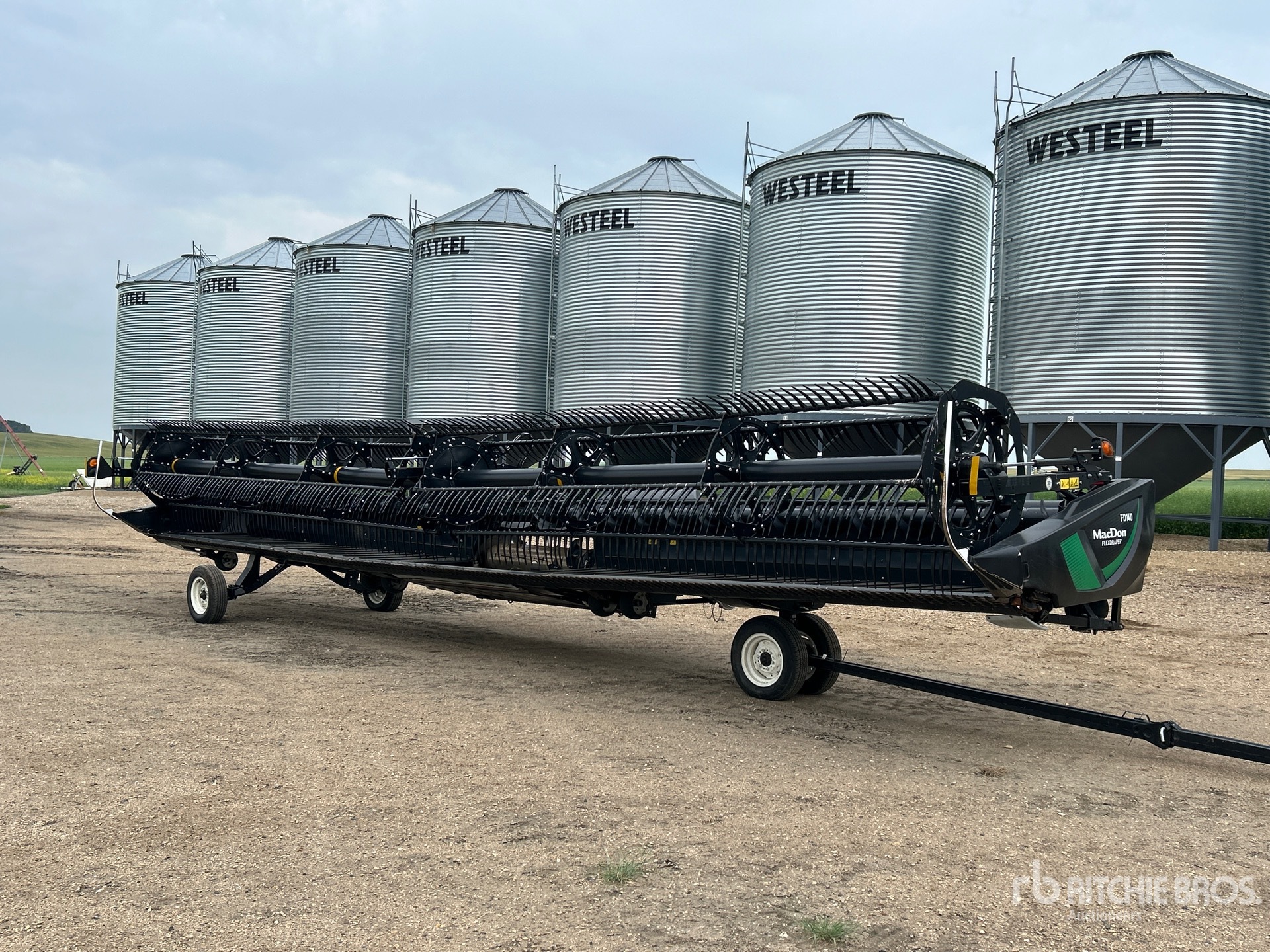 2021 MacDon FD140 40 ft Flex Draper Tête de moissonneuse-batteuse