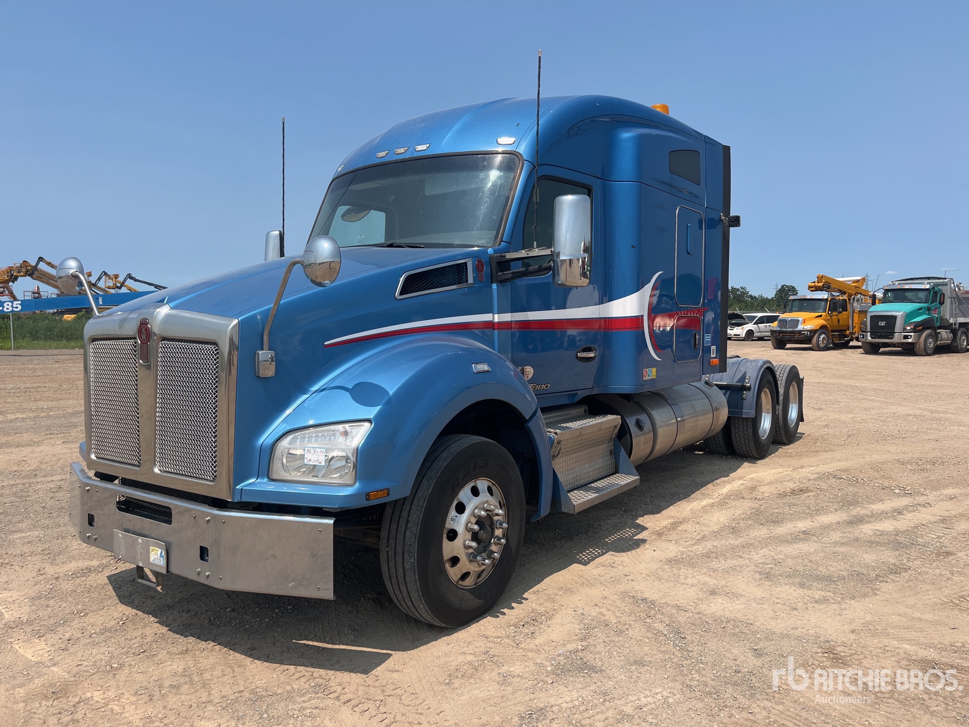2020 Kenworth T880 6x4 Ciągnik siodłowy T/A z kabiną sypialną