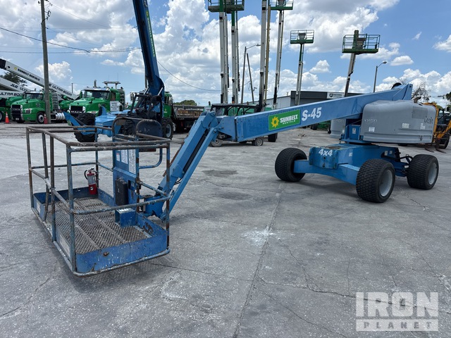 ELEVADOR TELESCóPICO  2015 GENIE 4WD S45