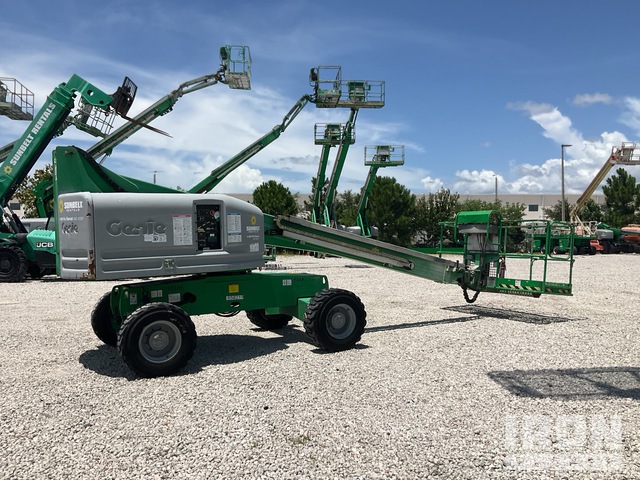ELEVADOR TELESCóPICO 2016 GENIE 4WD S40