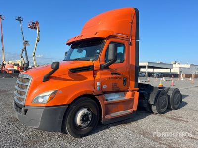2019 Freightliner Cascadia 126 6x4 T/A Day Cab Truck Tractor