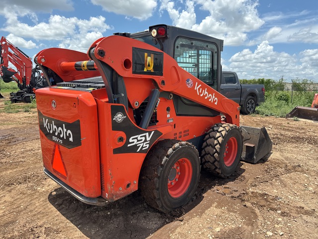 MINI CARGADOR SOBRE RUEDAS 2023 KUBOTA SSV75HC
