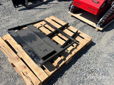 2025 GIYI GY-CYHC 30 in Mini Skid Steer Forks (Unused)