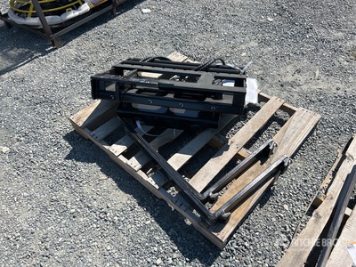 2025 GIYI GY-CYHC 30 in Mini Skid Steer Forks (Unused)