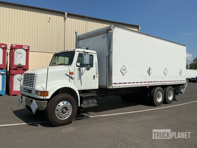1998 International 8100 6x4 Camion fourgon