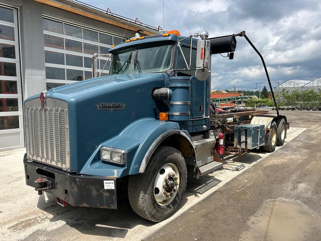2006 Kenworth T800 6x4 Roll-Off Truck