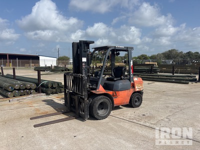 2006 (unverified) Toyota 7FDU32 6020 lb Forklift
