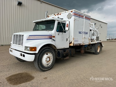 1998 Westech on 1998 International 4900 4x2 Combination Wash/ Vacuum Tanker Truck