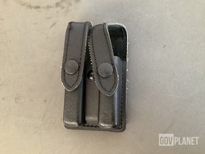 (90) Safariland Pouches