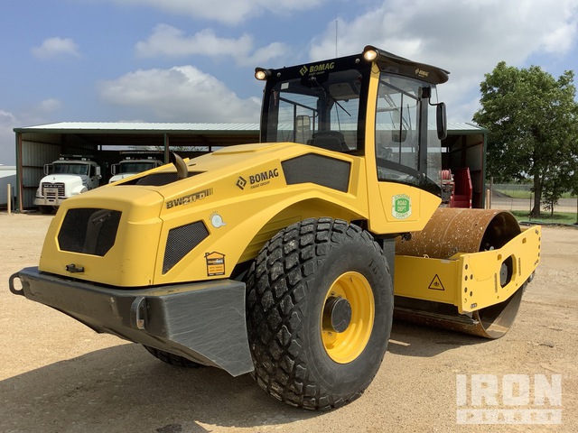 2018 Bomag BW211D-5 Smooth Drum Compactor in Eldorado, Texas, United ...