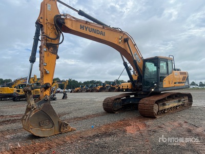 2019 Hyundai HX300L Tracked Excavator