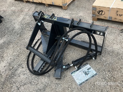Landhonor 32 in Skid Steer Post Puller (Unused)