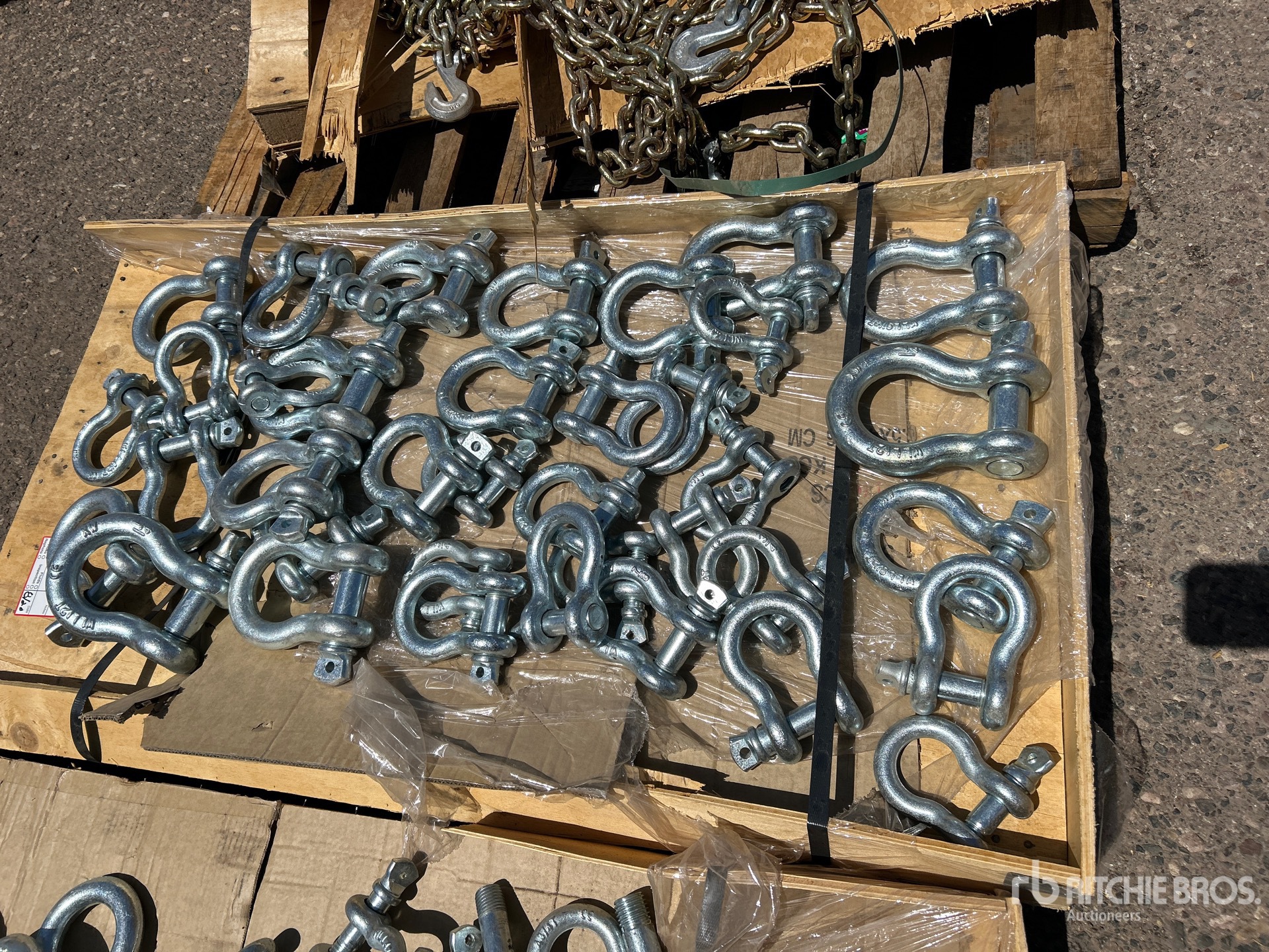 Quantity of (38) 2025 Landhonor LHR-G209 4.75-12T Anchor Shackle (Unused)