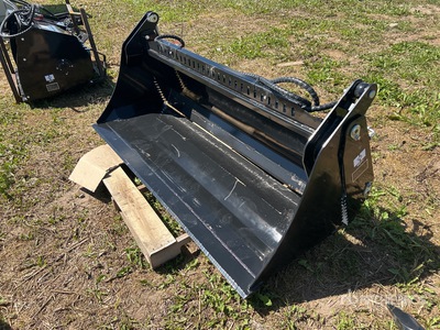2025 GIYI GY-KH72F 72 in Multi-Purpose Skid Steer Bucket (Unused)