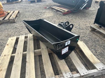 2025 GIYI D3T 32 in Hydraulic Tilting Excavator Bucket (Unused)