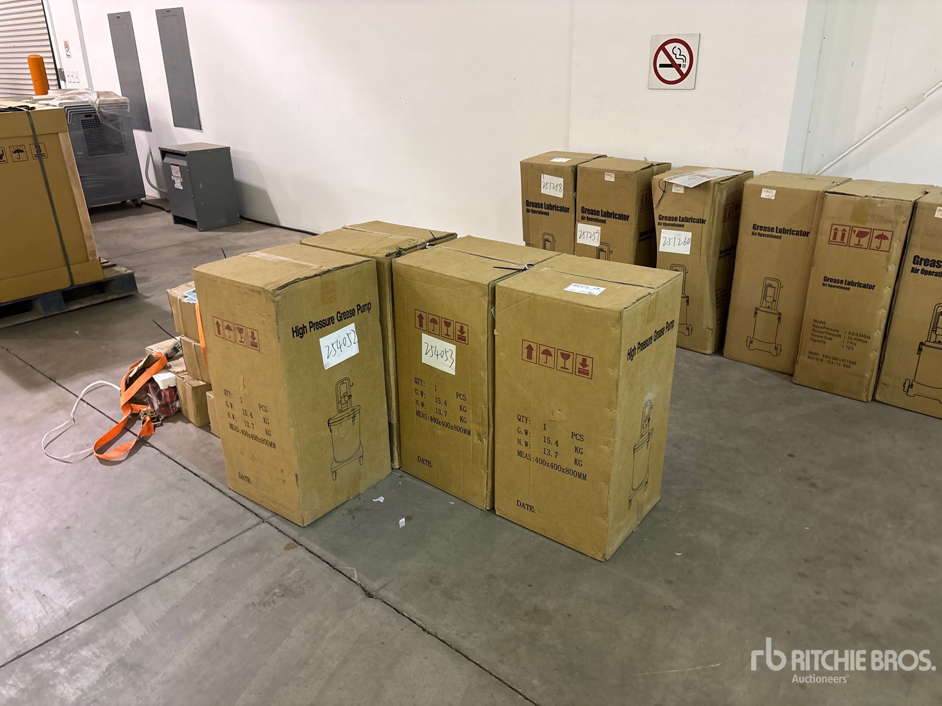 Quantity of (4) 2025 OKG HP-PGP12/P40 Air Operator Grease Pump (Unused)