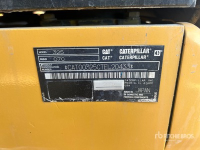 2022 Cat 325 油圧ショベル