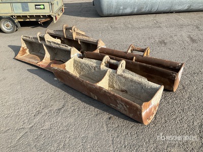 Quantity of (4) 1500 mm Godet d'excavatrice