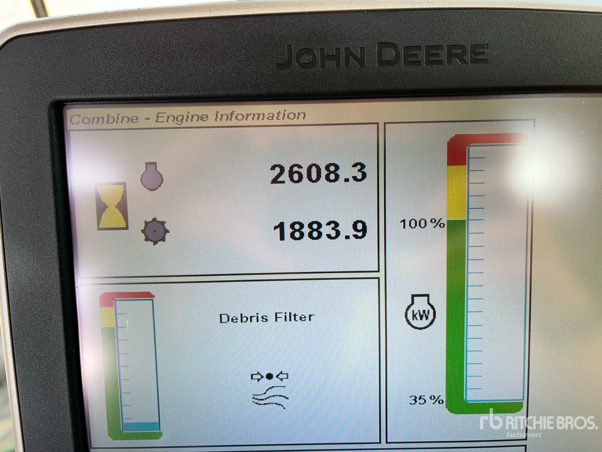 2014 John Deere S690 Combine Harvester