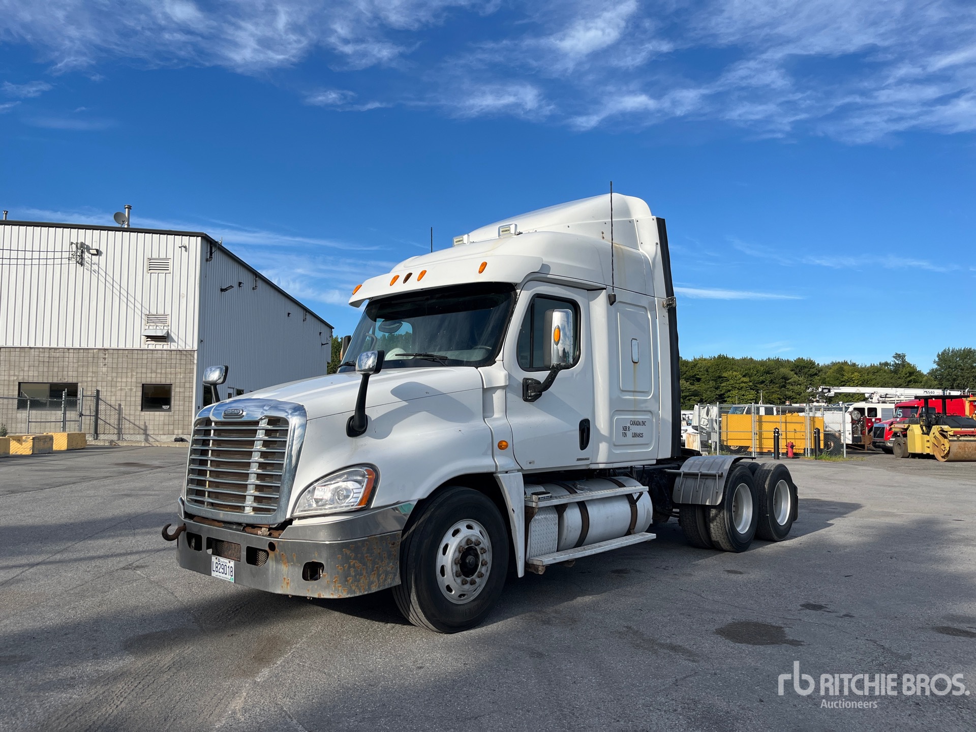 2012 Freightliner Cascadia 125 6x4 T/A Sleeper Truck Tractor