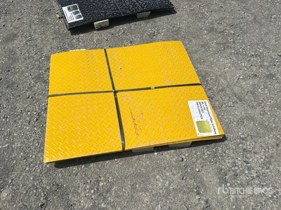 Quantity of (20) 4 ft x 3 ft Yellow Steel Diamond Plate Varios otros