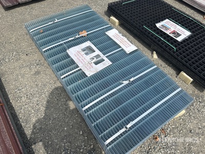 Quantity of (50) 36 in x 72 in Galvanized Steel Garden Mesh Varios otros