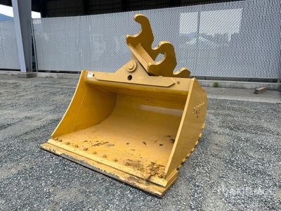 Daequip 68 in Q/C Tilting Excavator Bucket - Fits Cat 320D , 325