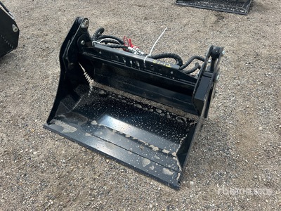 2025 GIYI GY-XKH39F 39 in Multi-Purpose Mini Skid Steer Bucket (Unused)