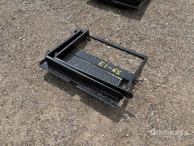2025 GIYI GY-XHC 29 in Mini Skid Steer Forks (Unused)