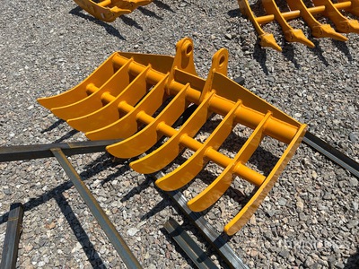 2025 GIYI 44 in Excavator Rake - Fits Cat 305 (Unused)