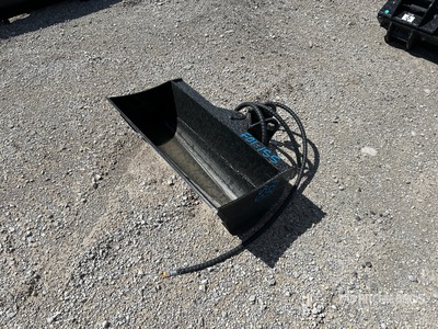 2025 GIYI GY-D3T 32 in Tilting Excavator Bucket - Fits 3 - 5 ton (Unused)