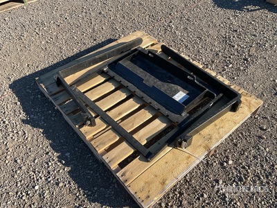 2025 GIYI GY-XHC 29 in Mini Skid Steer Forks (Unused)