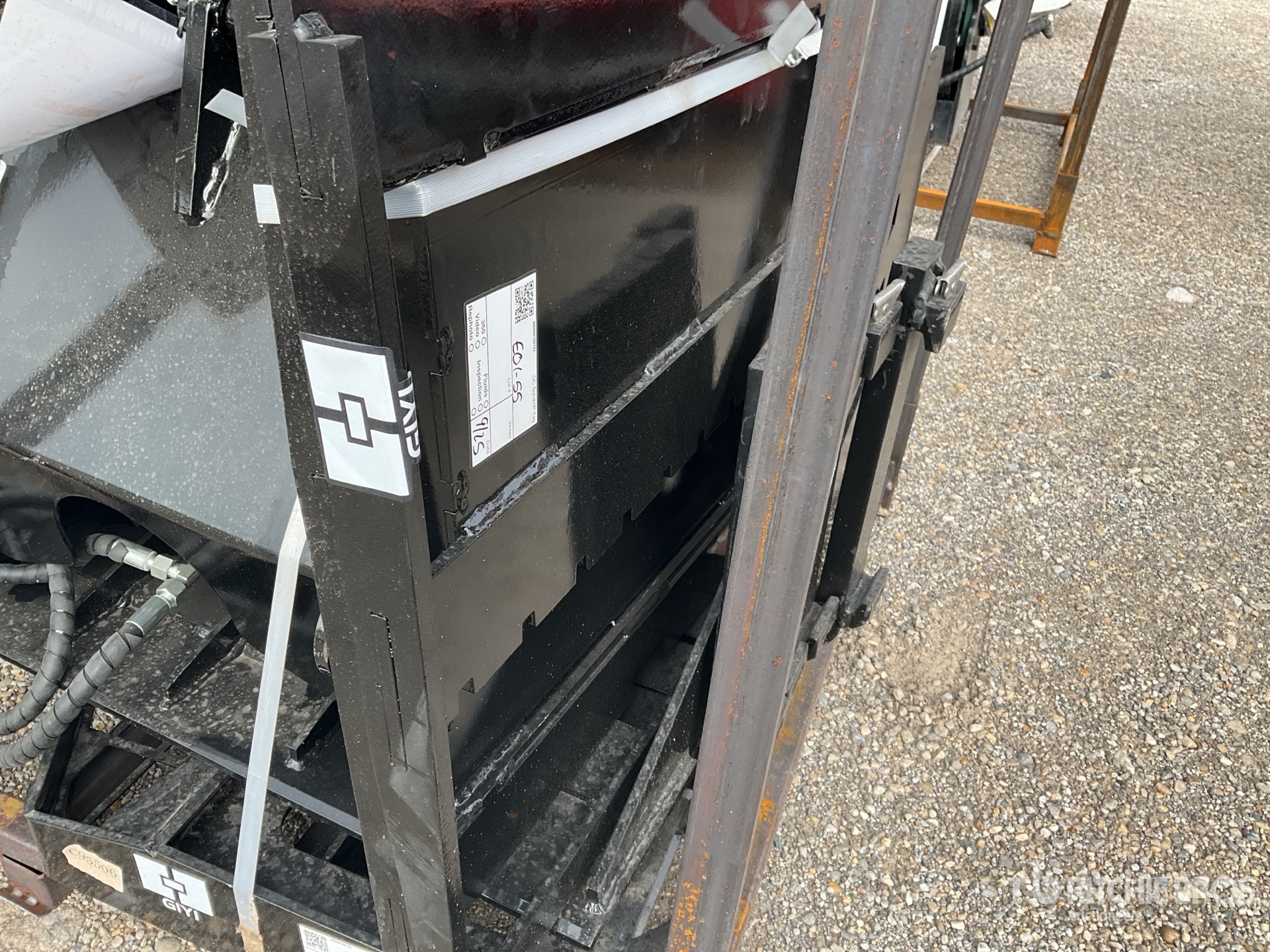 2025 GIYI GY-XHC Mini Skid Steer Forks (Unused)